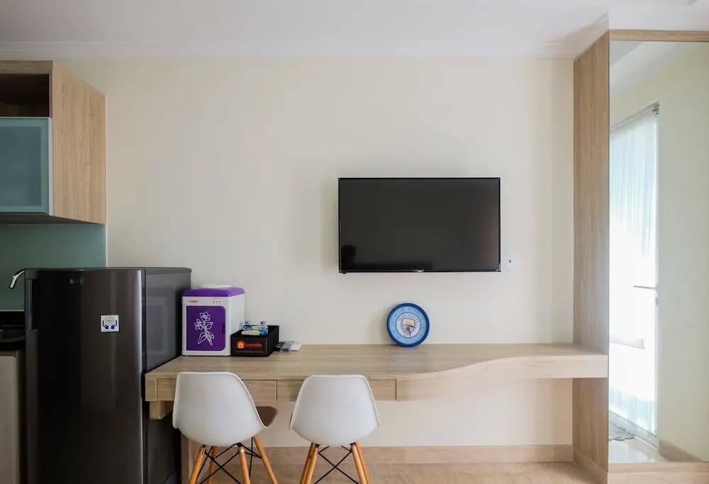 Modern Studio Menteng Park Apartment - photo 24