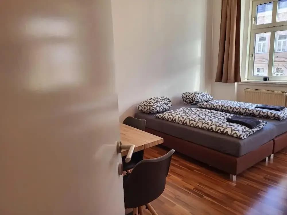 Apartment Schweglerstraße - photo 1