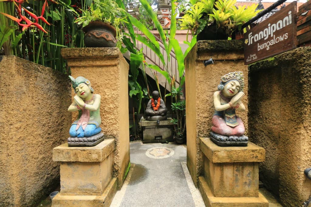 Frangipani Bungalow - photo 2