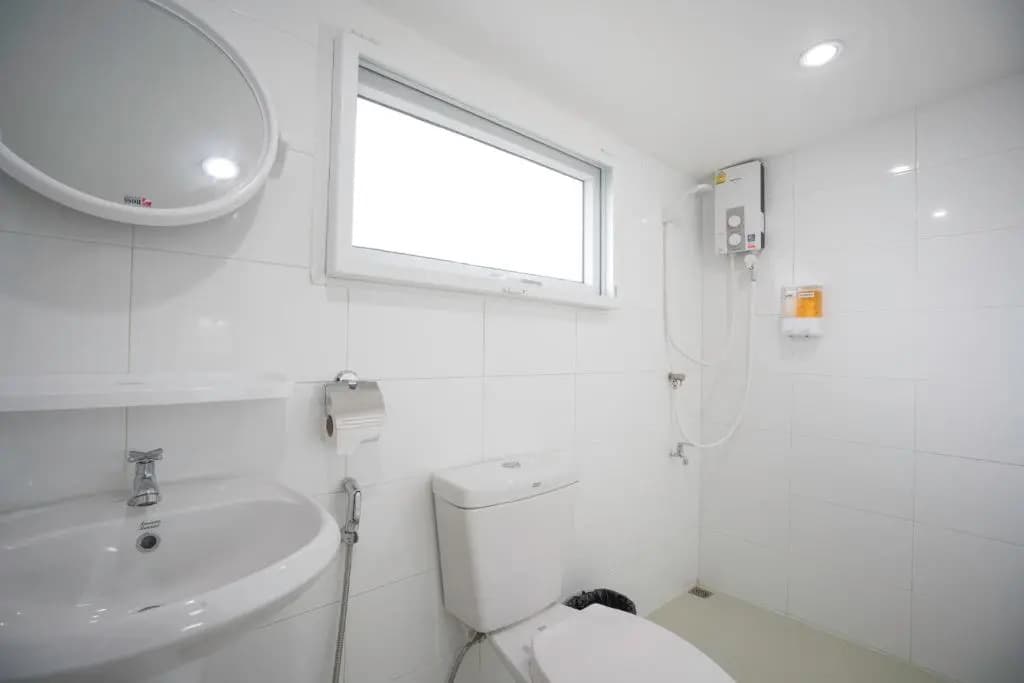 D-hub Hostel - photo 9