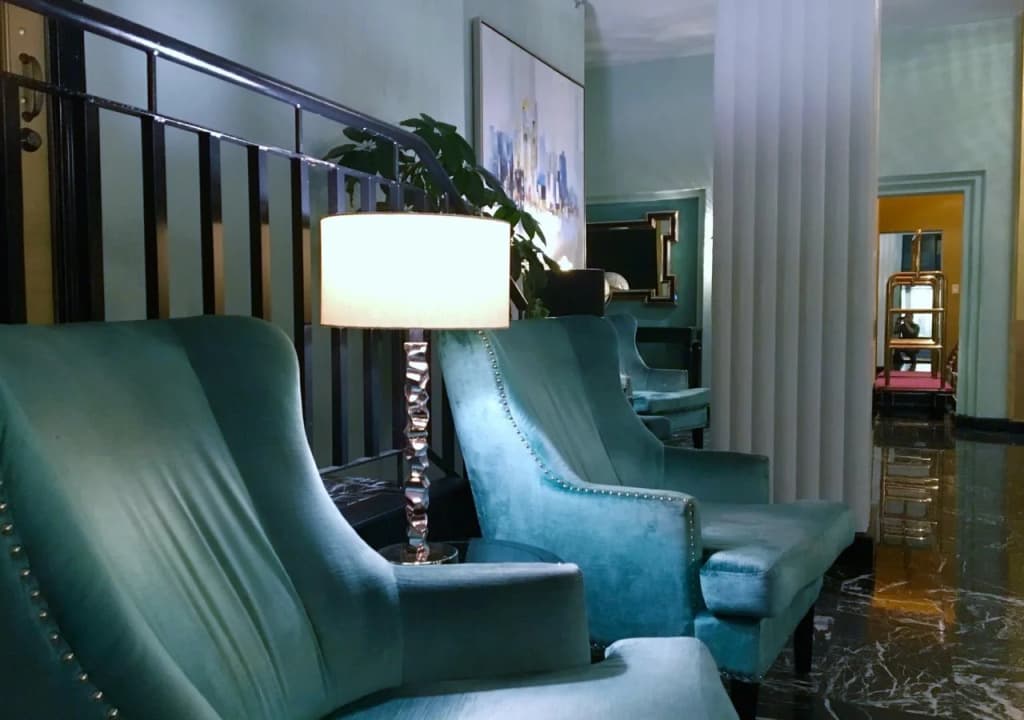 Embassy Hotel - photo 8
