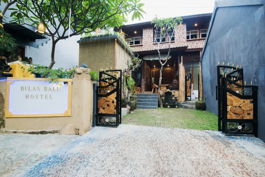 Bulan Bali Guest House - photo 1