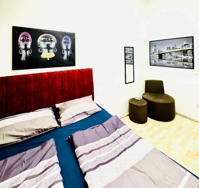 Bright 4BR Apt for 8 Near FAC Platz - photo 2