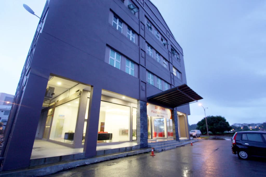 Place2Stay Business Hotel - Waterfront - main photo