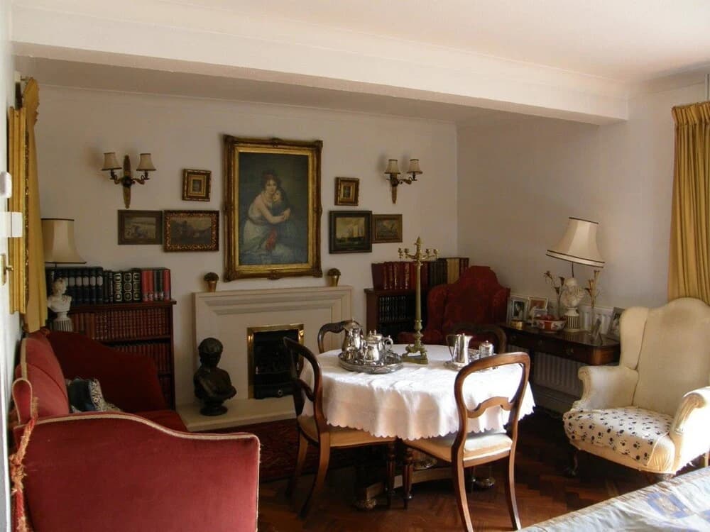 Lolas Bed And Breakfast - photo 12