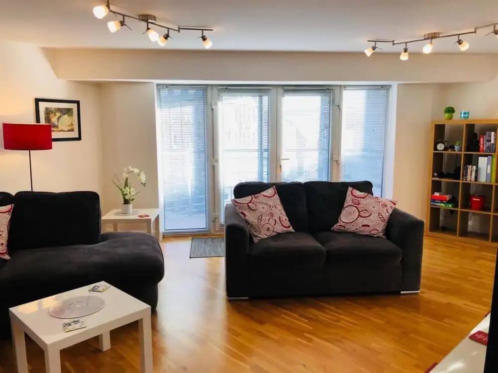 Remarkable 2 Bed Apartment in Edinburgh - photo 18
