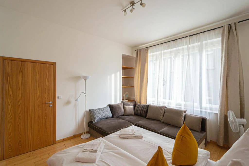 Bright Ruterra Apartment in the Heart of Prague - photo 3