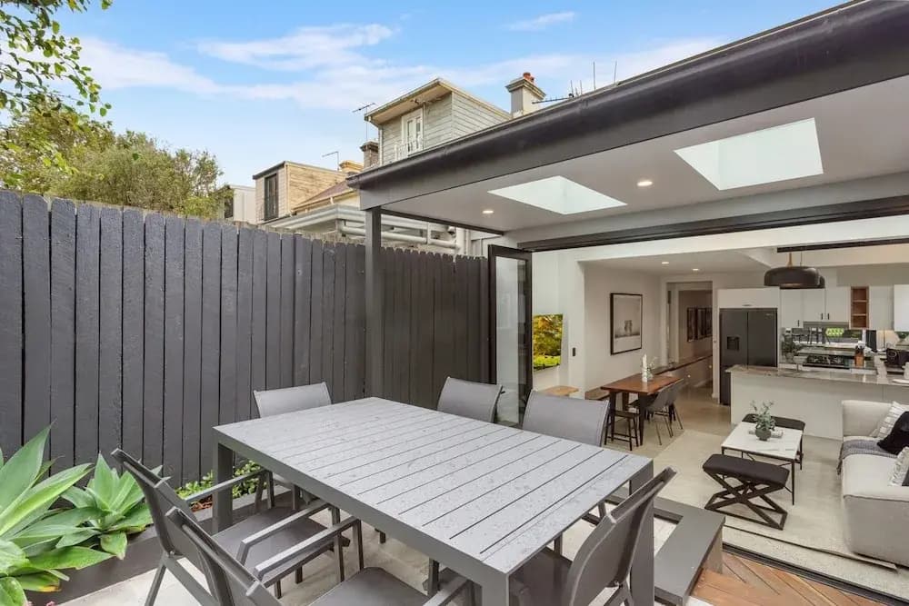Charming 3-bed Cottage With a Courtyard - photo 12