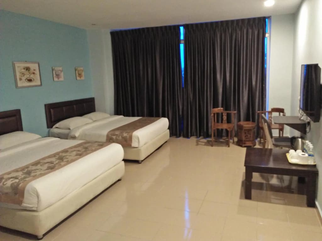 Tiong Hua Hotel - photo 3
