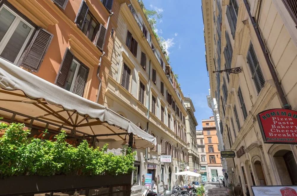 Piazza Barberini - main photo