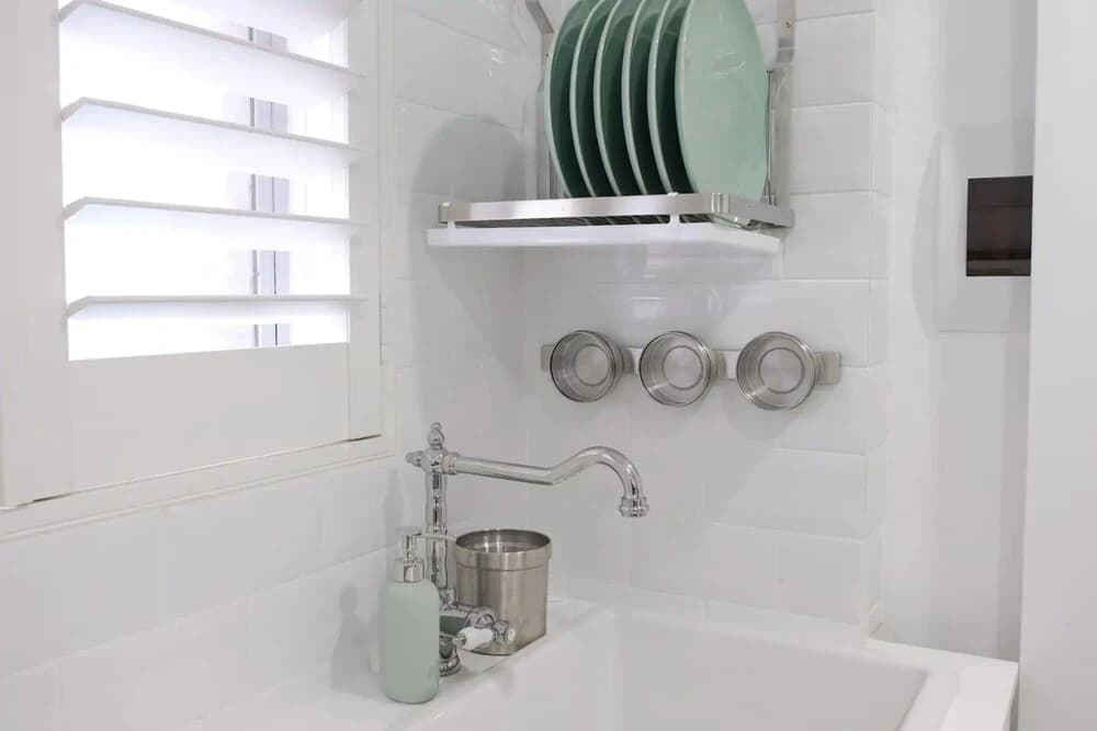 Freshly Renovated Apartment in the Heart of Bondi - photo 6