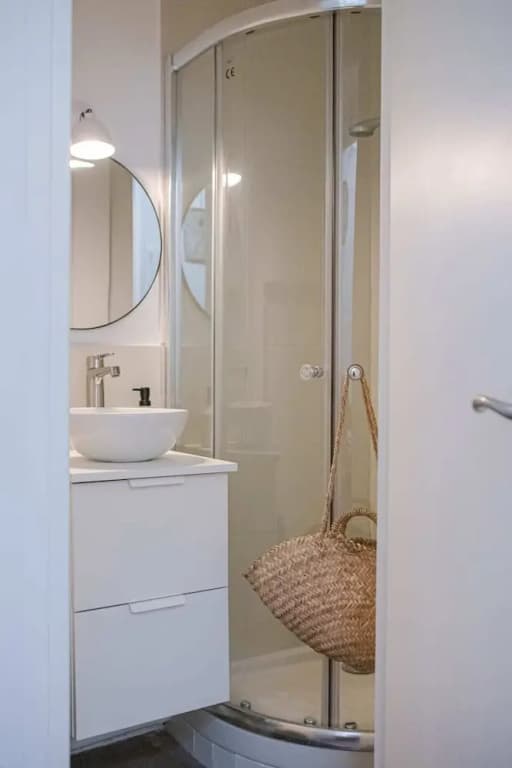 Cozy, Well-equipped Studio in Montmartre for 2! - photo 7