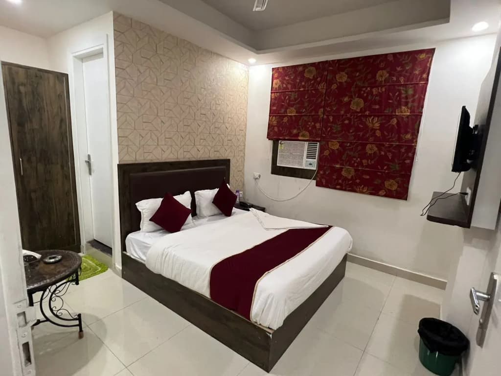 Ssd Plaza Hotel - photo 8
