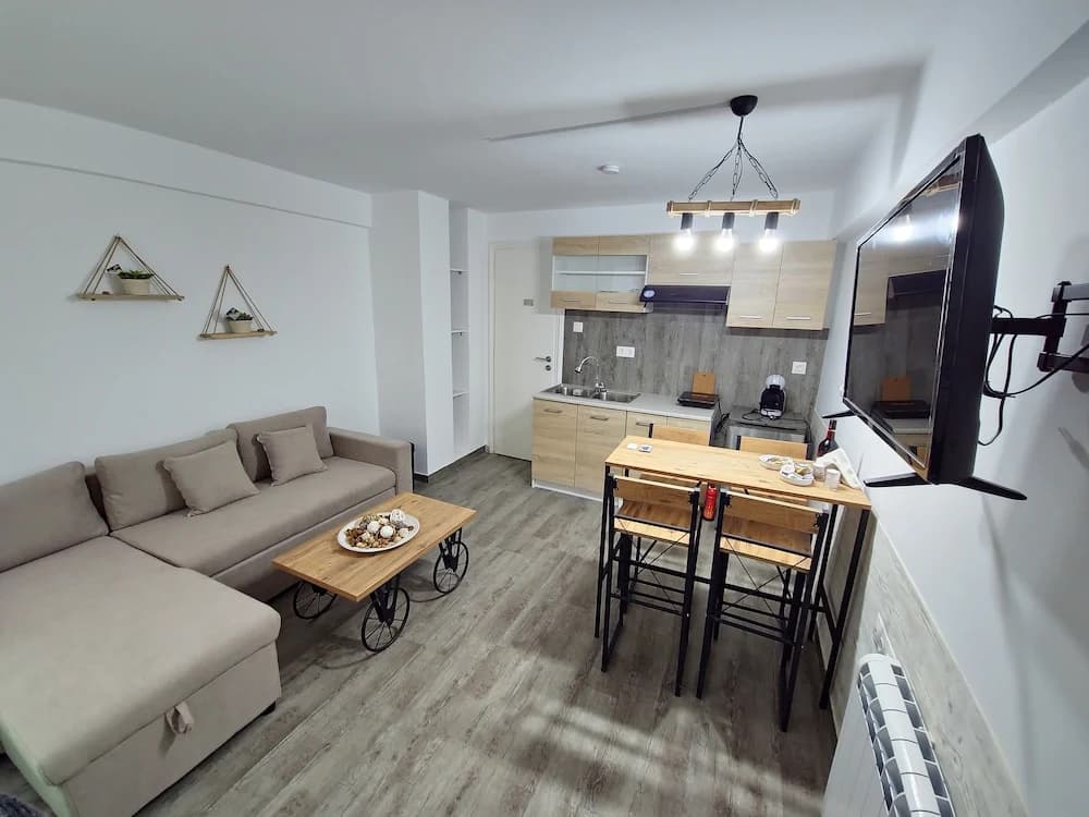 Helen's Place - photo 2