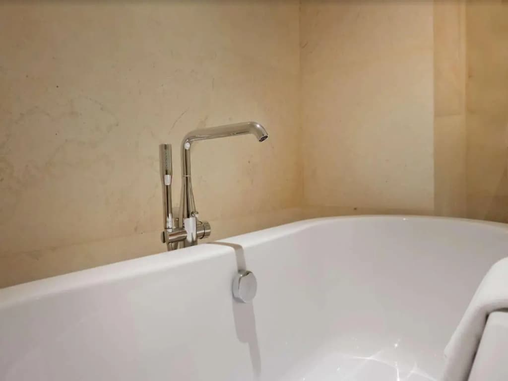 Goodrich Suites, Jakarta - photo 10