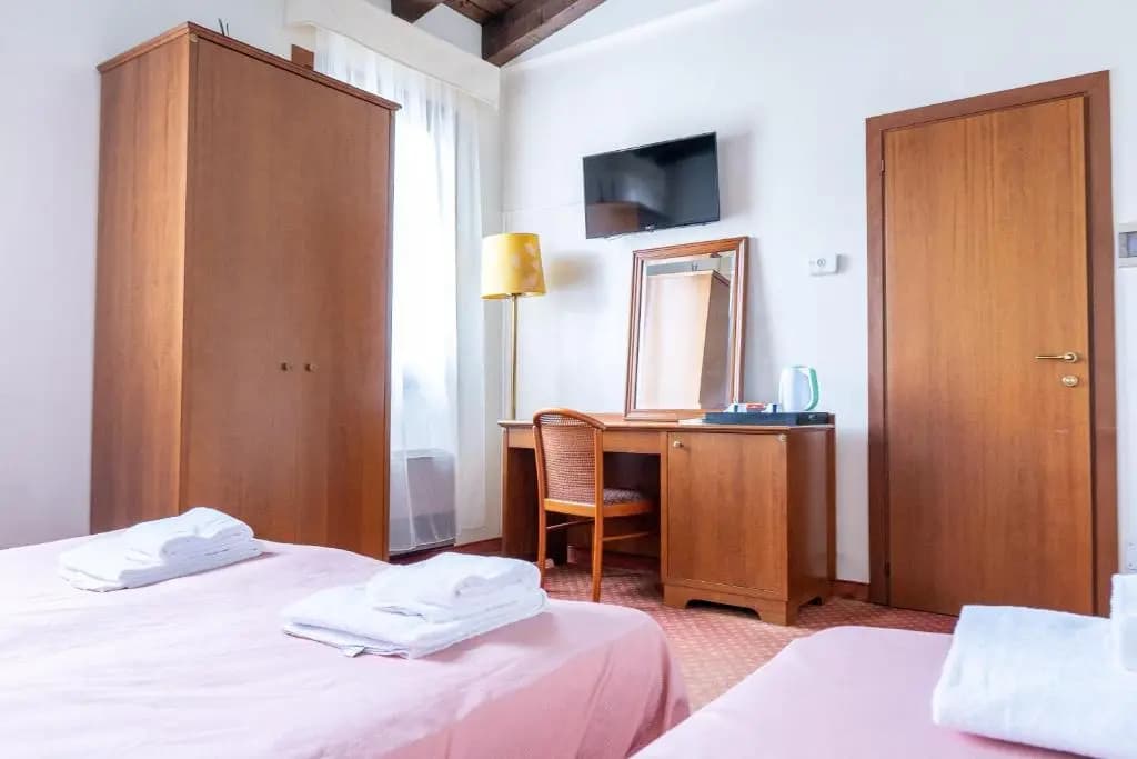 Hotel Villa Sara - photo 4