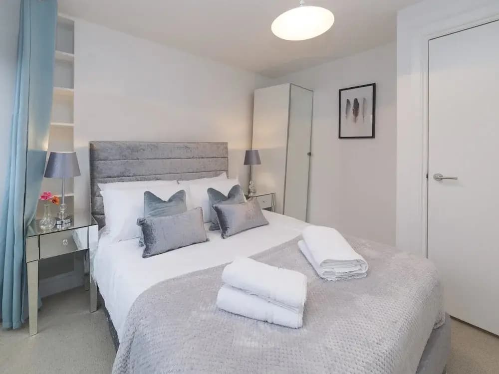 Boutique Tower Bridge Apartment - photo 21