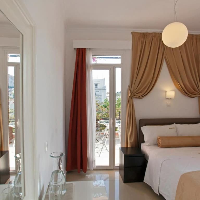 Metropolis Hotel - photo 21
