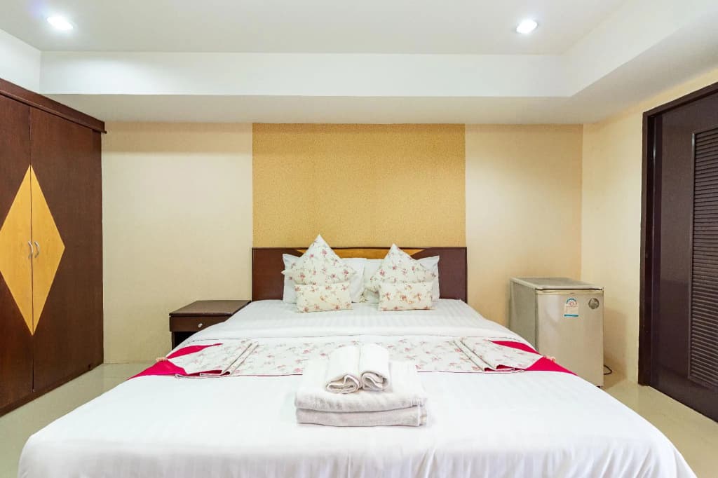 Grannylla Residence Charoenkrung - photo 4