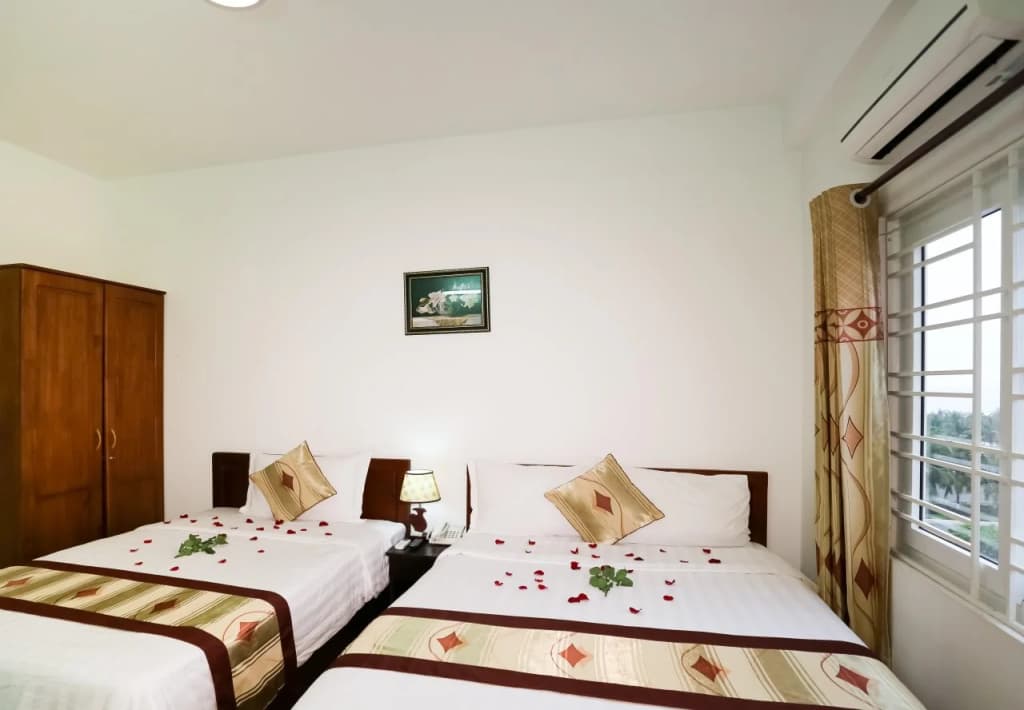Little Gold Hotel - photo 14