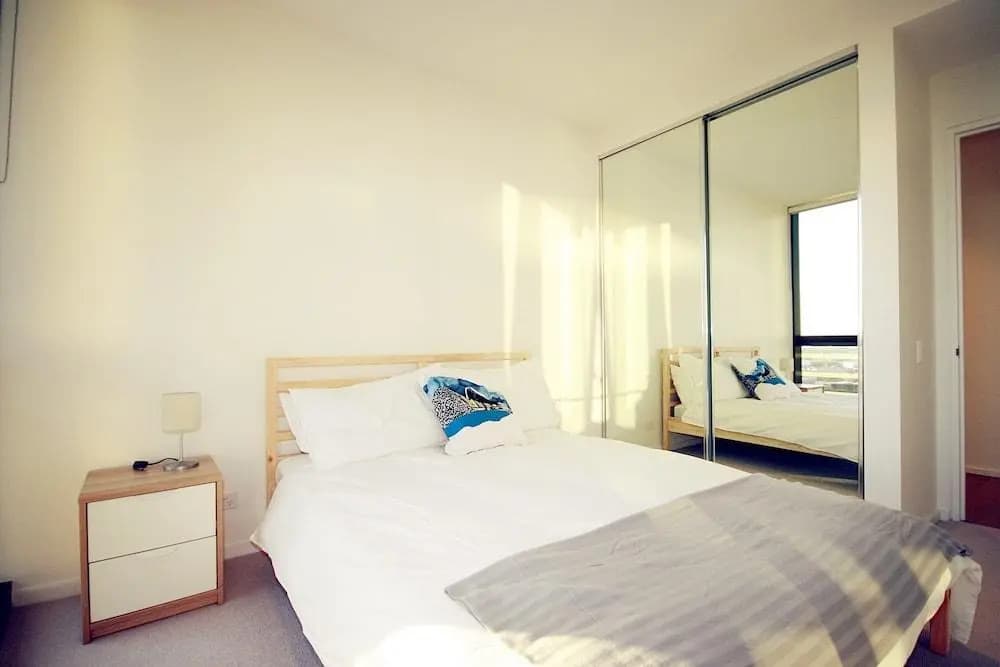 Onelife Docklands Luxury Apartment - main photo