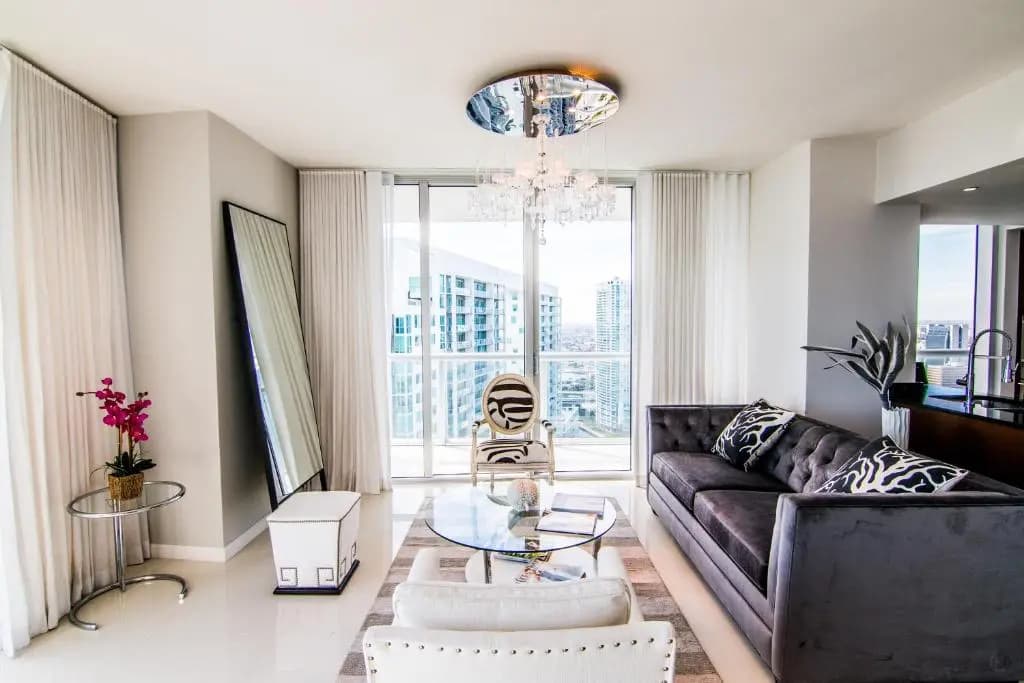 Luxury 5star Condo at 34th floor Icon Brickell 1 bed one bath - photo 3