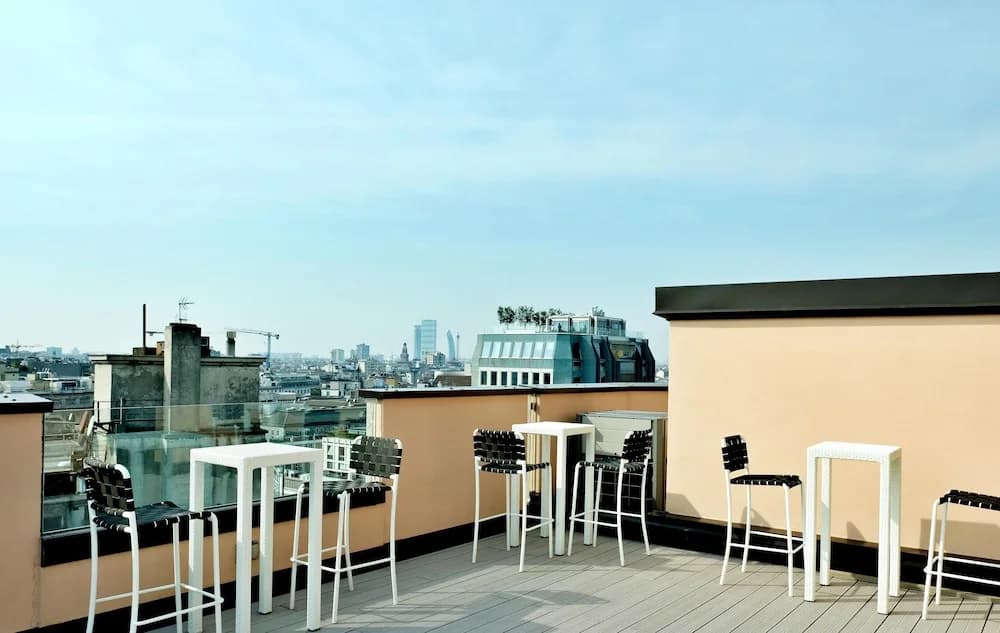 San Babila Modern Apartment - photo 16