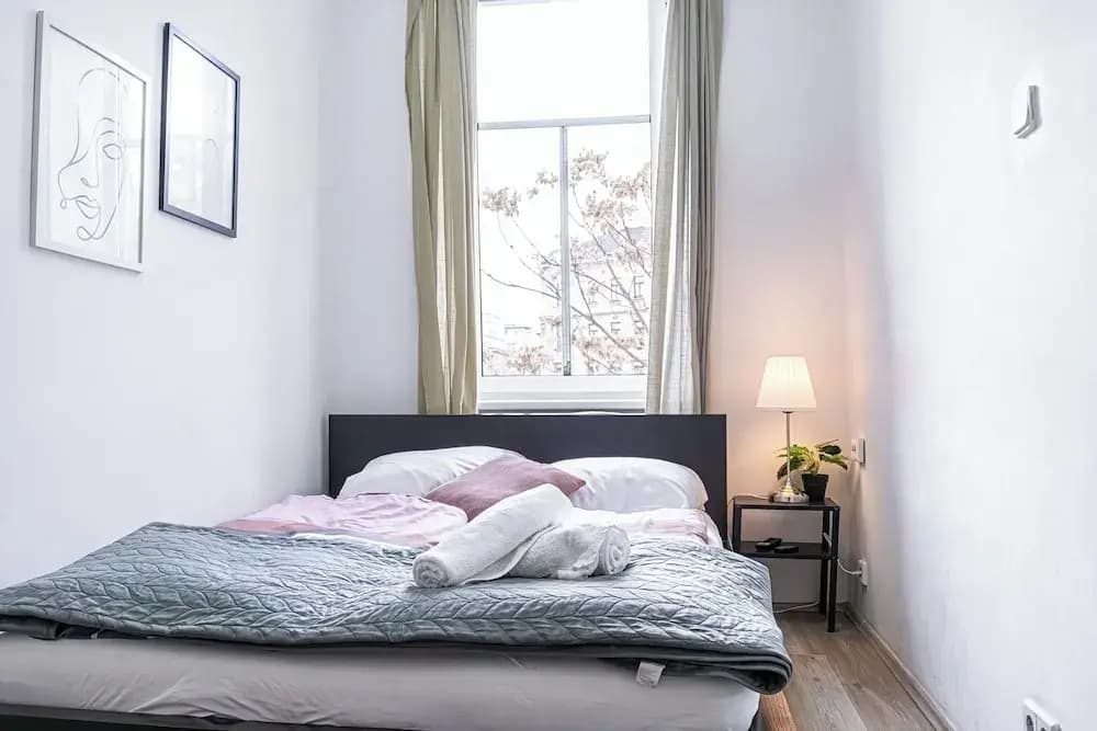 Cozy Room Shared Apt Millennium Tower - photo 14