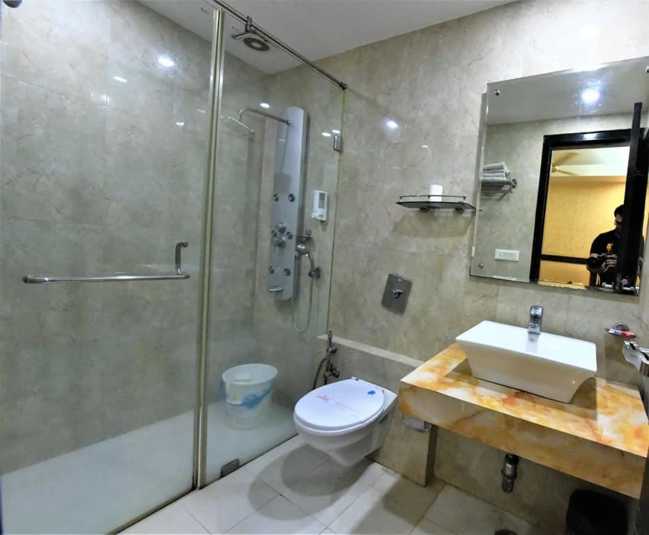 Hotel Rupam Kingston Park - photo 8