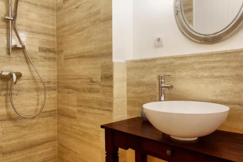 4BR , 3BHR with AC at the OPERA - photo 6
