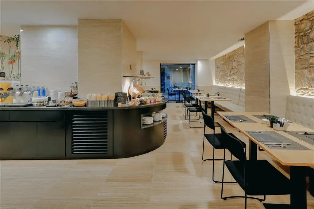 Hotel Hesperia Barri Gòtic - photo 12