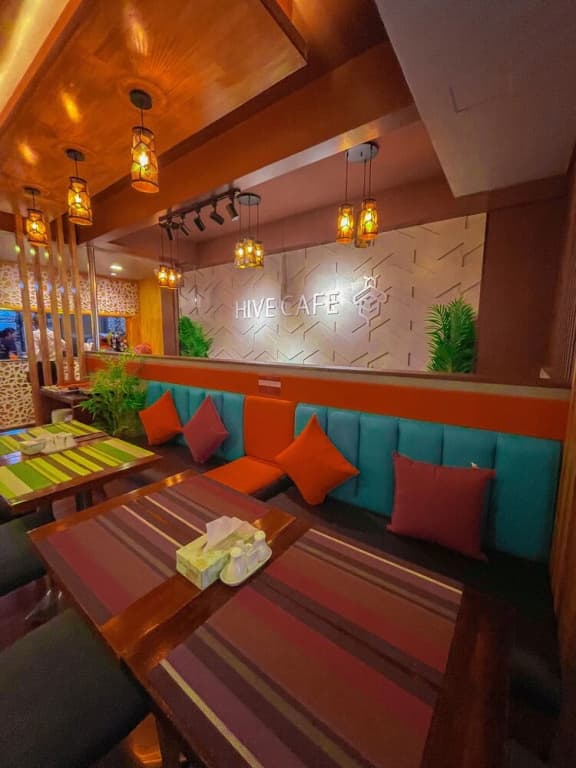 Beehive Central Hotel - photo 22