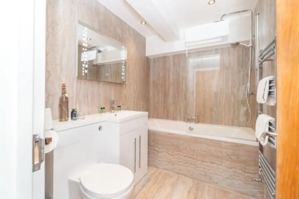 PML Apartments Southwick Street - photo 8
