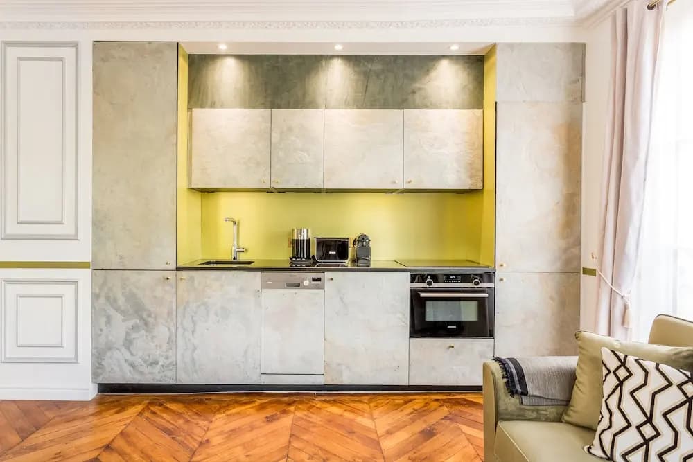 Sunshine 2 bedroom - Luxury at Louvre - photo 14
