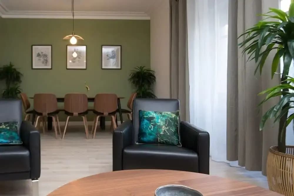 Luxurious Decor 4bdr Apt in Central, Eixample - photo 9