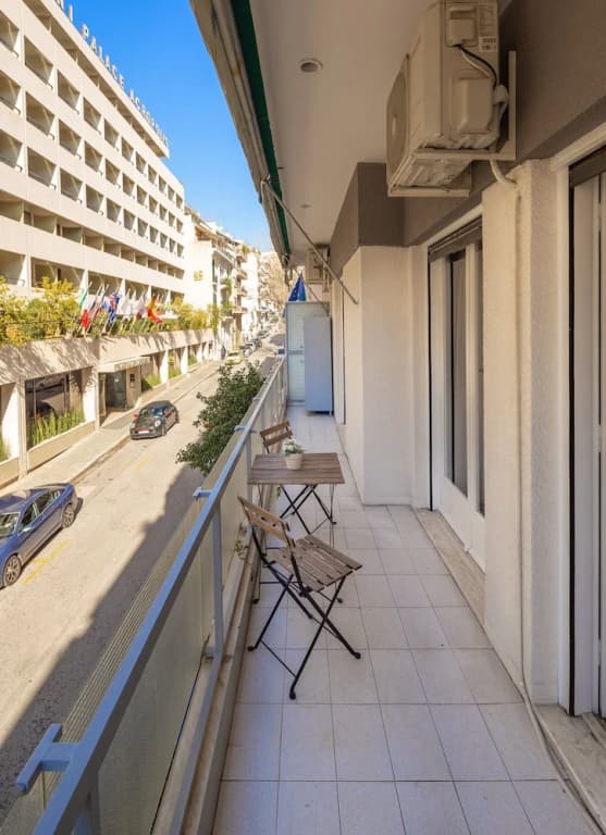 UPSTREET Modern Downtown Flat -Acropolis - photo 11