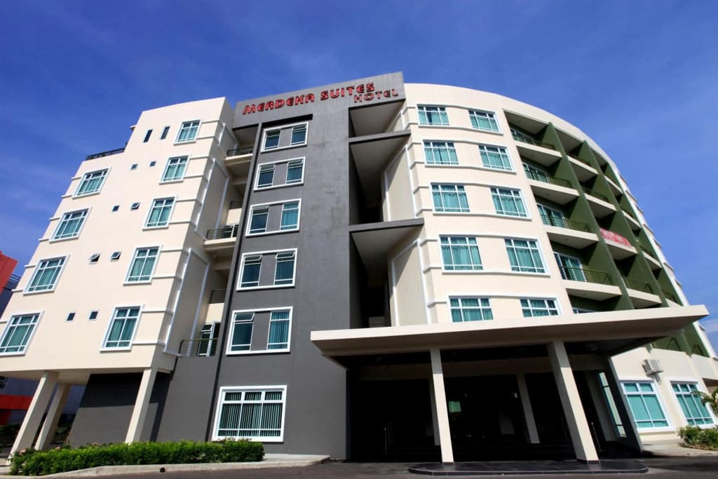 Merdeka Suites Hotel - photo 1