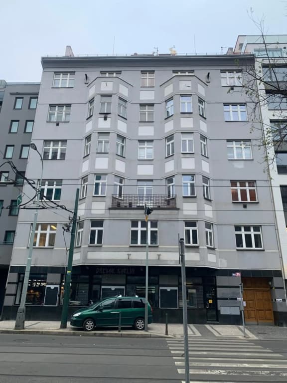 Karlin Balcony Apartment - photo 1