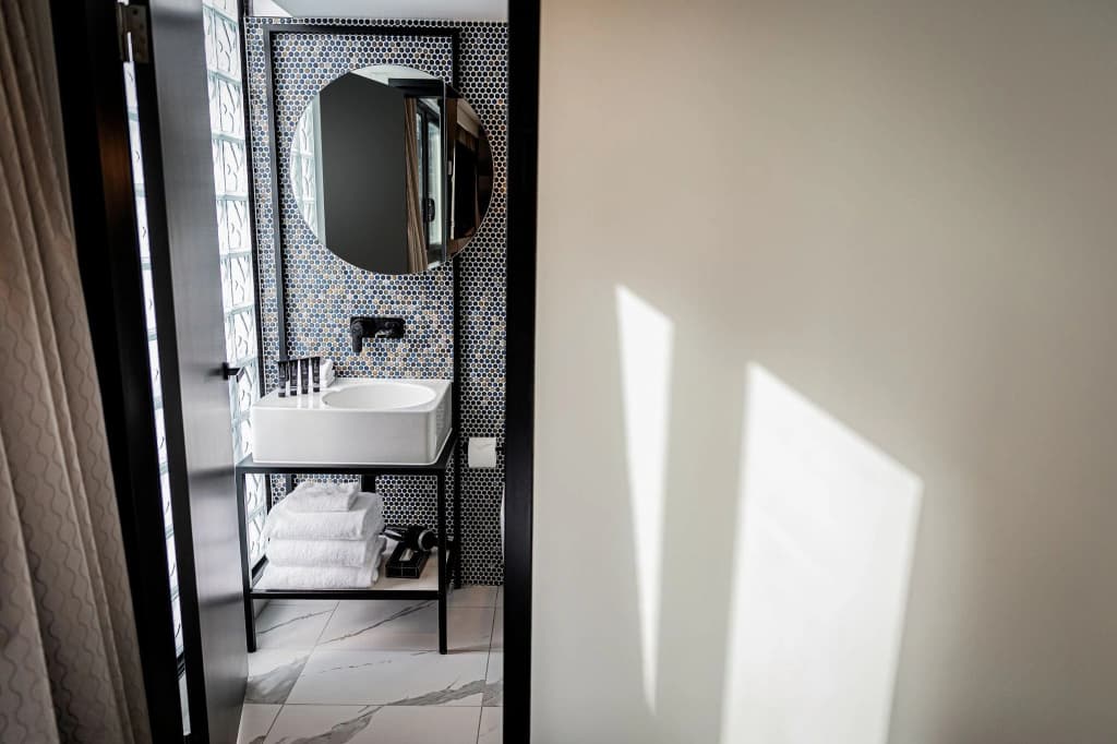 Brady Hotels Jones Lane - photo 9