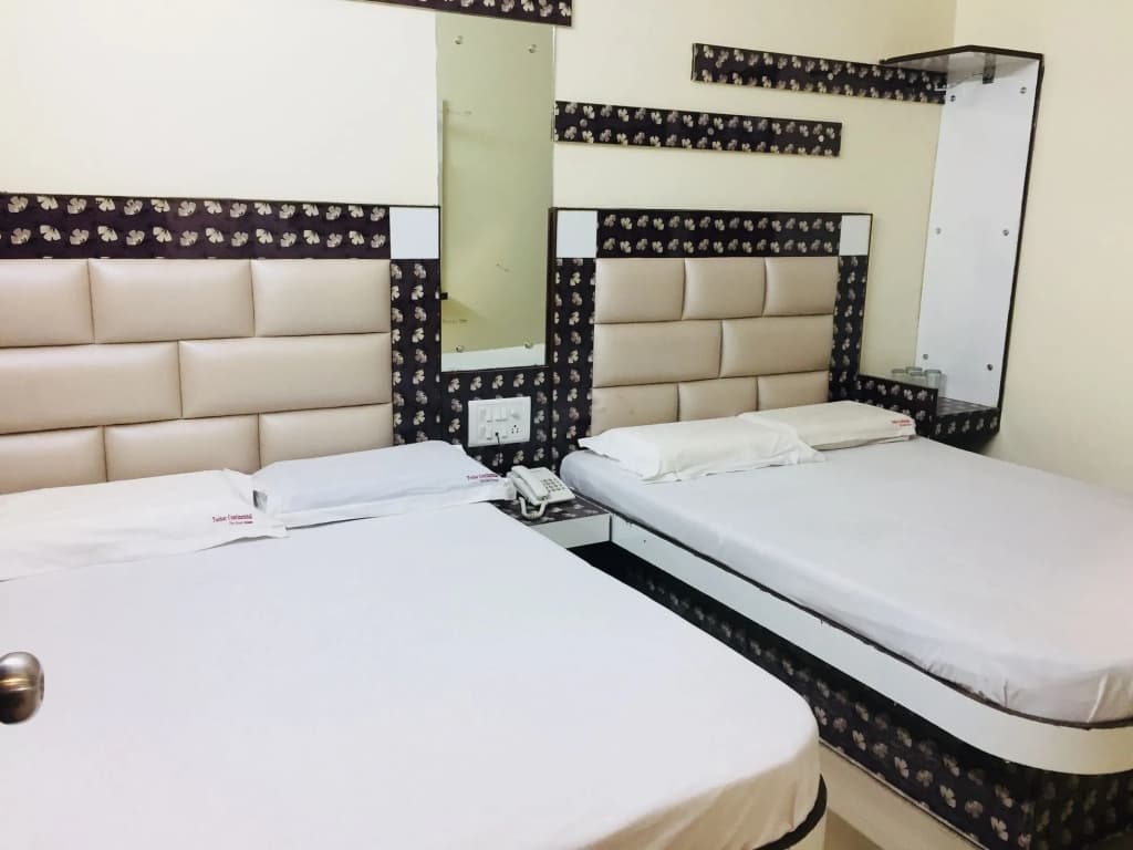 Hotel Tushar Continental - photo 4