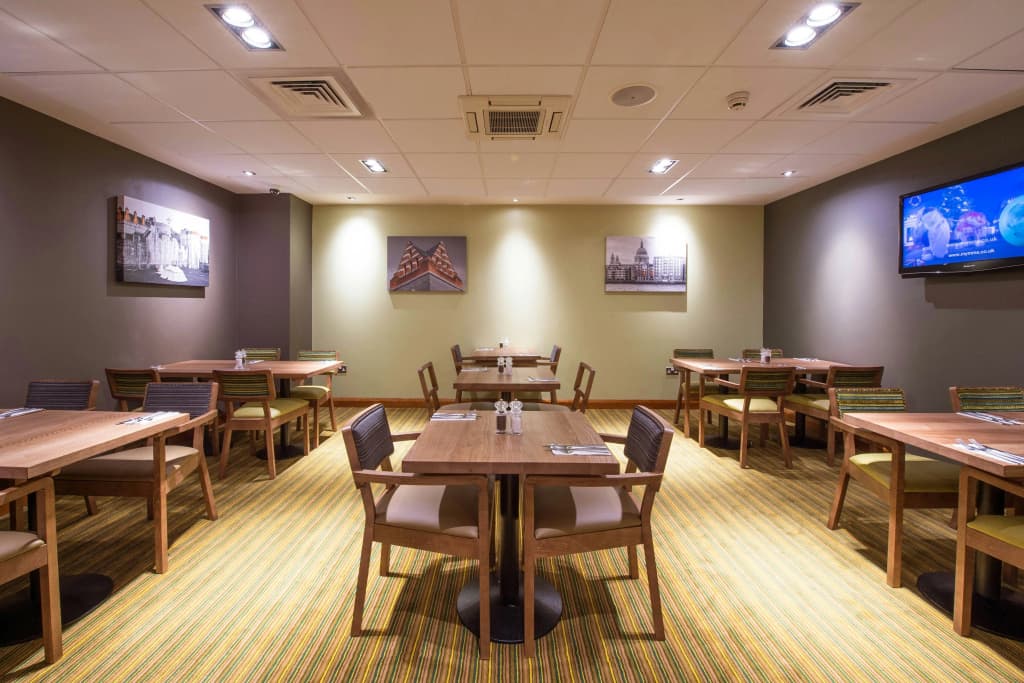 Premier Inn London City - Tower Hill - photo 13