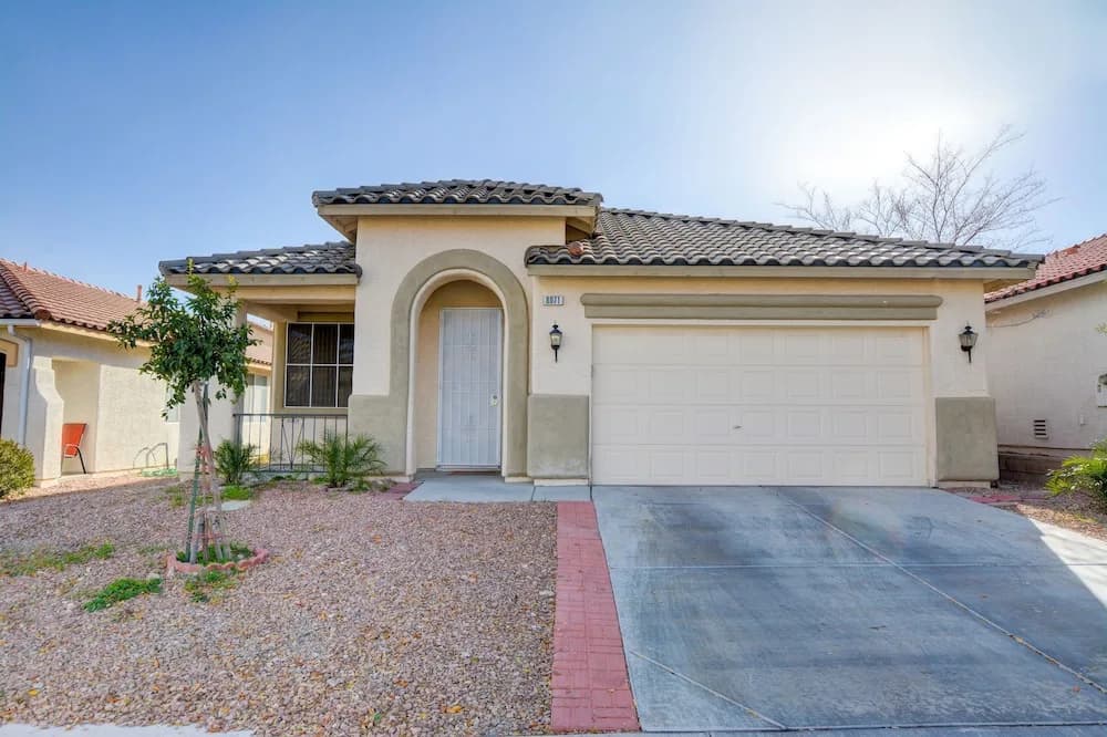 Luxurious 3BR 10min to Las Vegas Strip - main photo