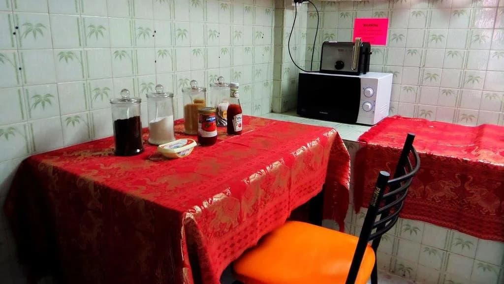 Home Hug Hostel - Adults - photo 19