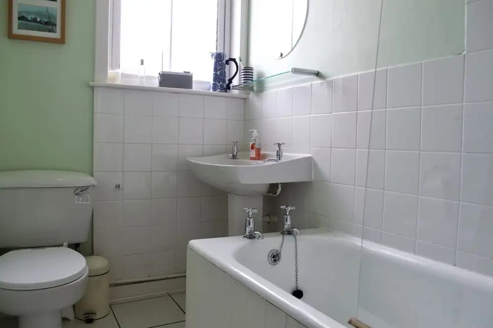 Spacious 1 Bedroom Stockbridge Flat - photo 6