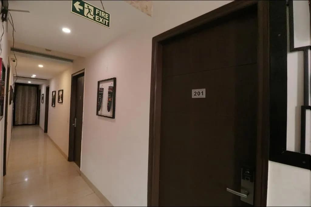 FabHotel Qotel Nirvana Suites - photo 13