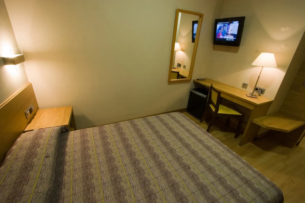 Windsor Puerta del Sol Hostel - photo 21