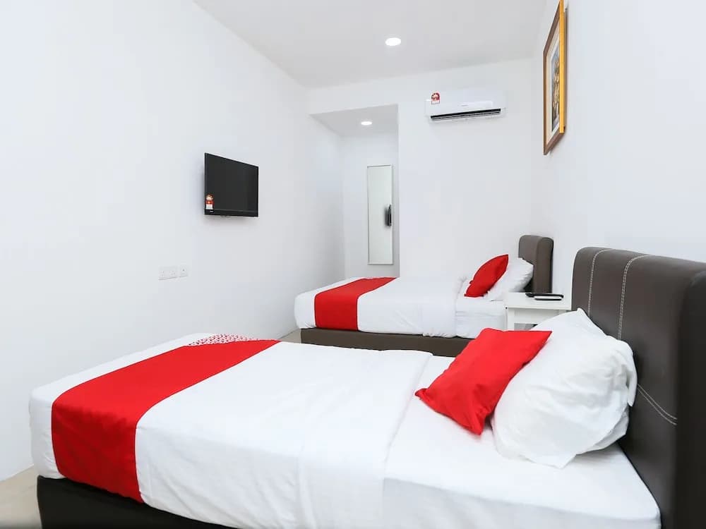 Roselyn Inn by OYO Rooms - photo 3