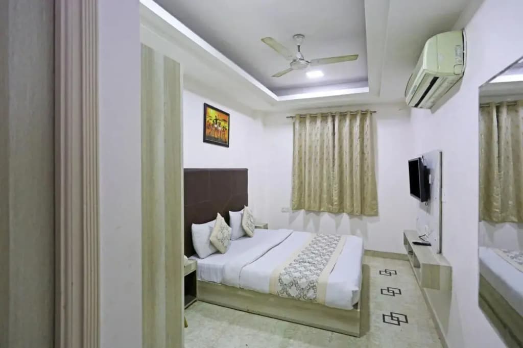 Hotel Sterling In Inn - photo 22