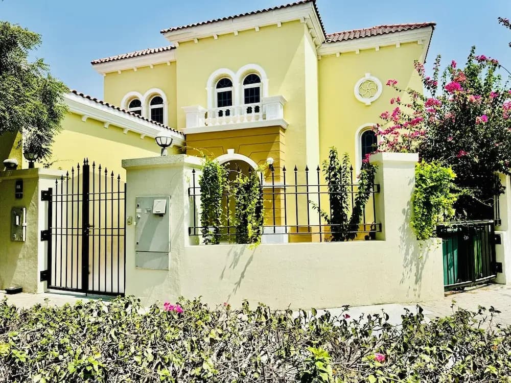 Venduras - 3BR Villa in Jumeirah Park - photo 1