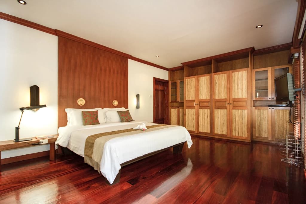 Pao Jin Poon Beach Front Villa - photo 4